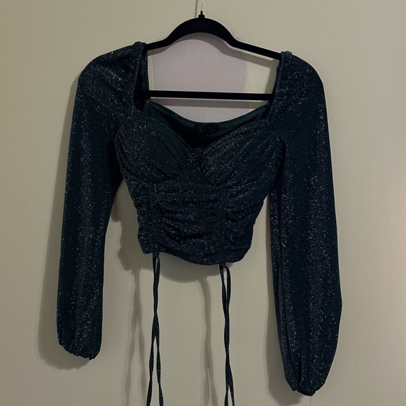 Sparkly green top with adjustable straps for length of shirt - Picture 1 of 2
